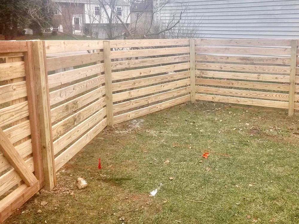 Clintonville OH horizontal style wood fence